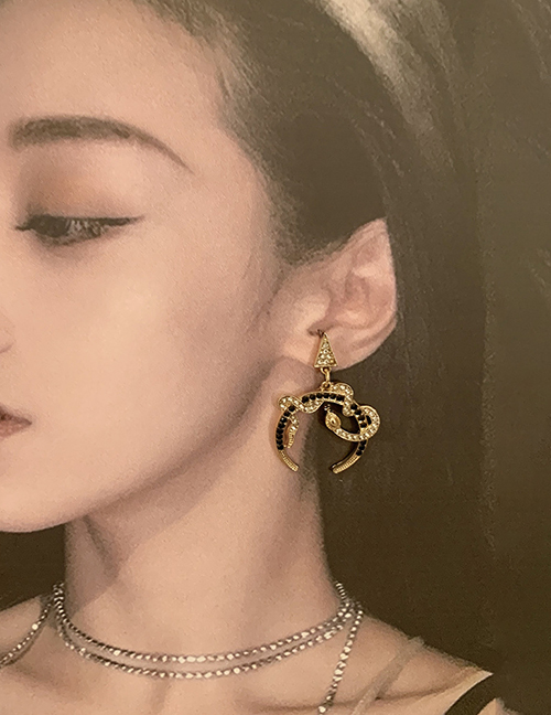 Fashion Gold Alloy Geometric Snake Wrap Stud Earrings