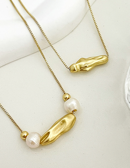 Fashion Gold Copper Pearl Irregular Pendant Necklace
