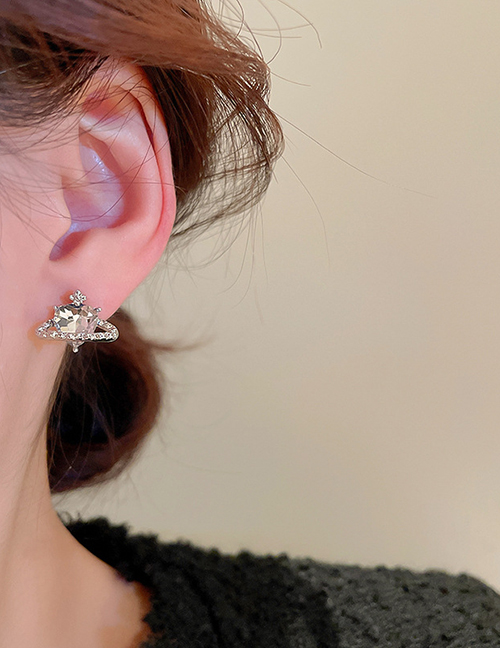 Fashion Silver Metal Diamond Heart Stud Earrings