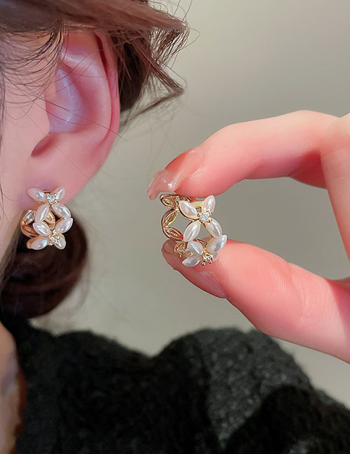Fashion Gold Alloy Inlaid Zirconium Pearl Flower Stud Earrings