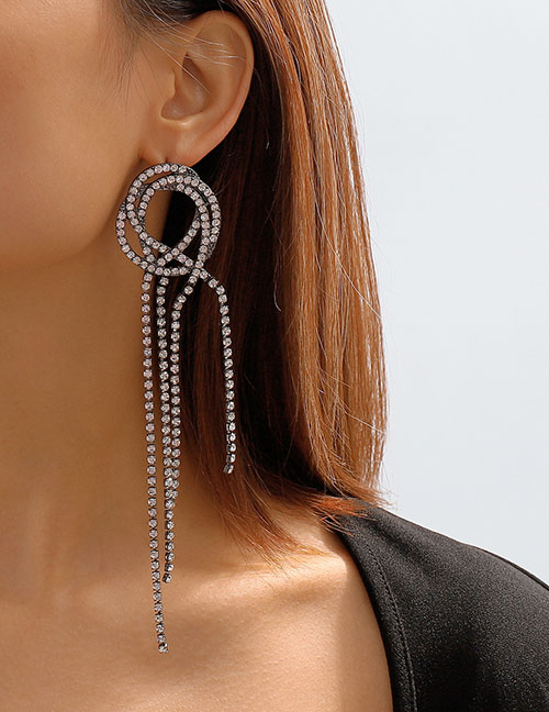 Fashion Gun Black + White Diamond Alloy Diamond Geometric Tassel Earrings