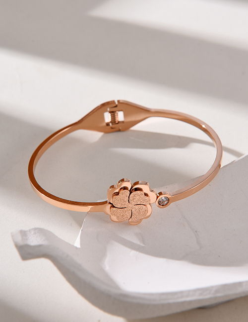 Fashion Rose Gold Four-leaf Clover Open Bracelet In Titanium Steel With Zirconium Sequins