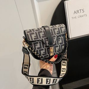 Fashion Black Pu Printed Lock Buckle Wide Shoulder Strap Crossbody Bag