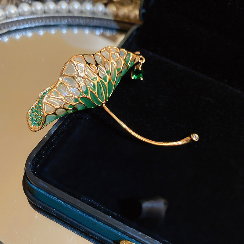 Fashion Brooch - Gold (real Gold Plating) Metal Lotus Leaf Brooch
