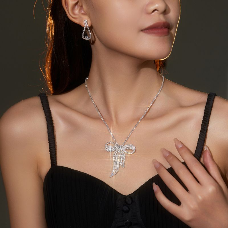 Fashion Silver Geometric Diamond Bow Necklace